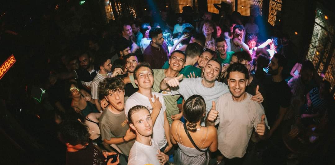 Istanbul Pub Crawl group night out